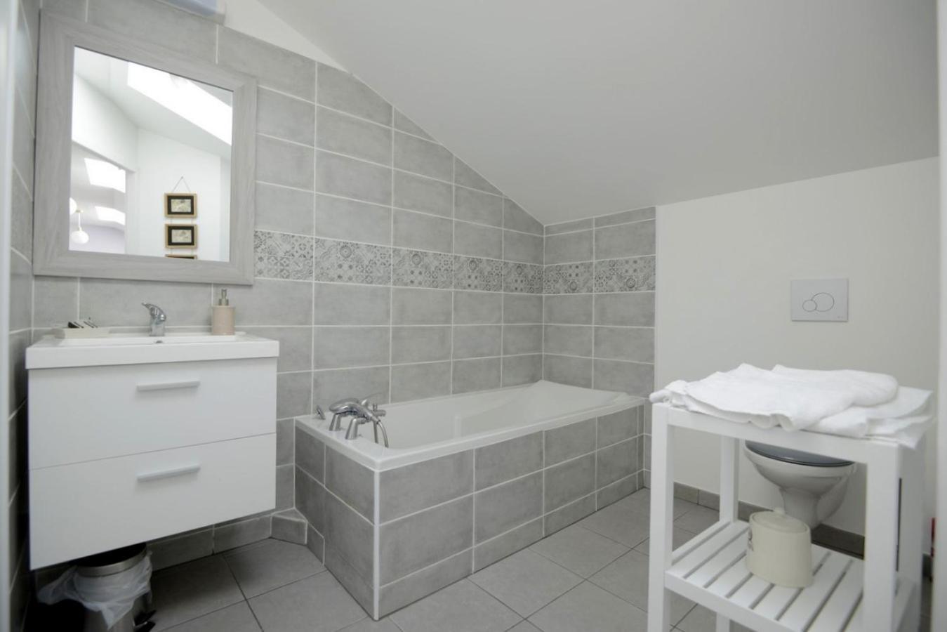 Les 4 Saisons Piscine Interieure Apartamento Mer Quarto foto